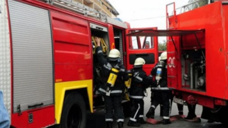 Zjarrfikësit hezitojnë të vaksinohen kundër COVID-19