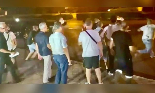 Journalists and cameramen being beaten reporting on fires