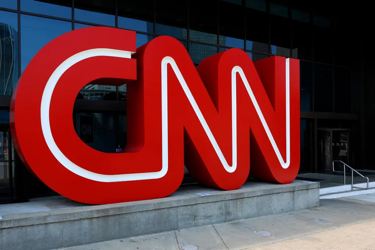 CNN a licencié trois travailleurs sans papiers