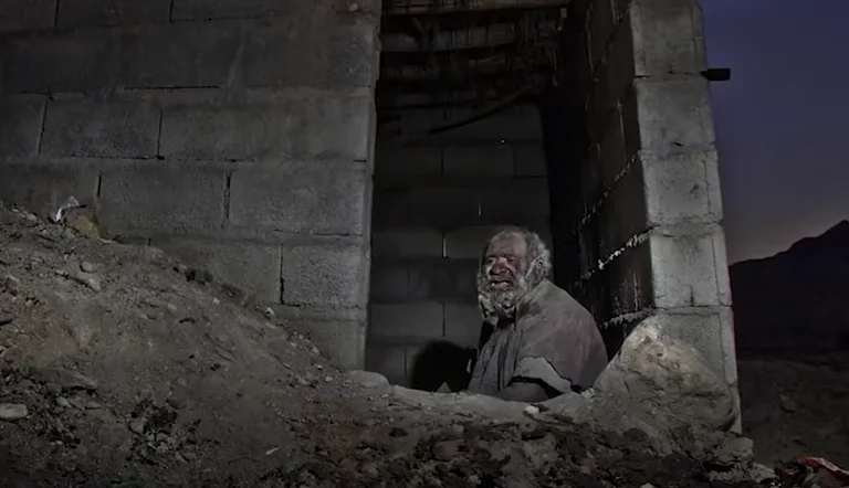 Haxhi Zdral: No ha sido lavado por 65 años por buenas razones.