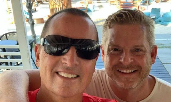 Richard Greenell und sein Freund genießen Urlaub im Süden Albaniens
