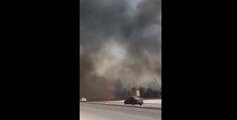 Schwere: Dutzende Meter hoch in Gjakova (Video)