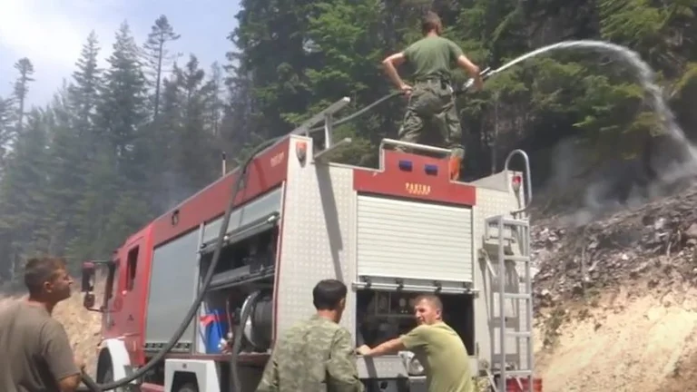 Fuoco a Rugova, distrutto oltre 80 ettari di terreno e boschi
