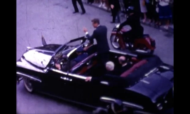 Das große Video des Präsidenten tötete John Kennedy, wo er nicht getötet wird.