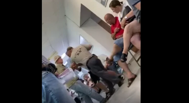 Caos nel comune di Pristina: La guardia mette un cittadino intorno, il conflitto scoppia