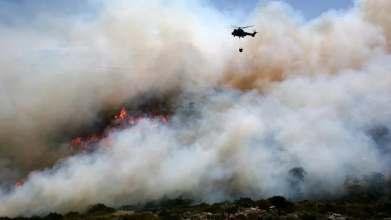 Países Bajos esperaba lanzar 4 helicópteros en la ayuda de Albania para incendios