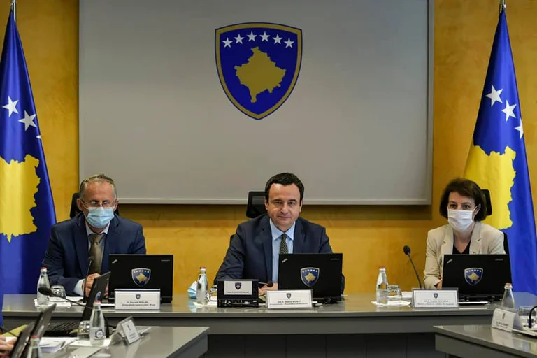 Albin Kurti fait un petit drame : C'est le dernier conseil d'administration de l'AKP, son ancien leader poignardé 11