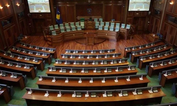 Die 100-Tage-Sitzung der Kurt-Regierung läuft heute um 10:00 Uhr.