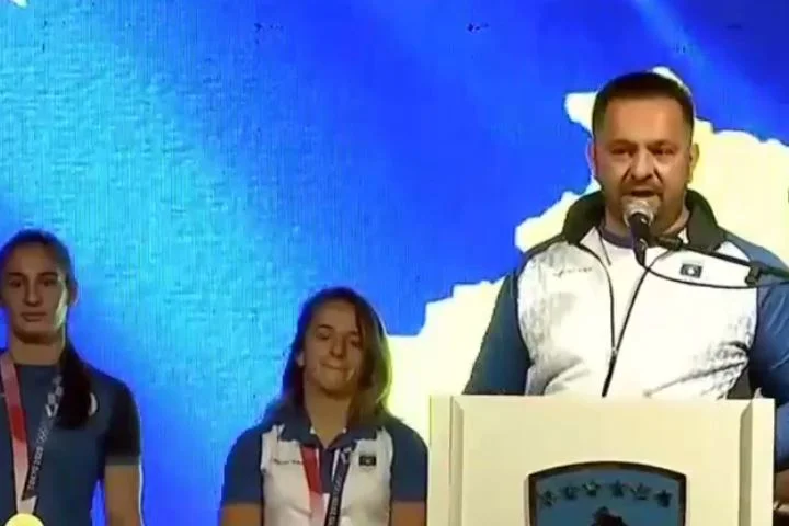 - Oui. Nous sommes un peuple gagnant, et nous allons gagner chaque bloc de chaque sport.