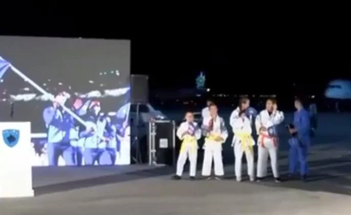 Les champions olympiques atteignent le Kosovo