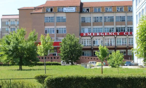 Clínica de Emergencia maneja números récord de casos