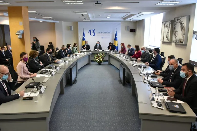 Sa këshilltarë e zëvendësministra do të ketë Qeveria Kurti 2