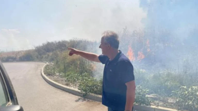 Suhareka Sindaco fa l'ultimo annuncio dalle condizioni di fuoco municipali
