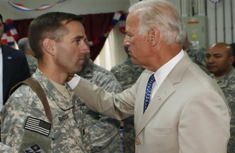 C'est aujourd'hui la cérémonie de la médaille post-mémorial pour Beau Biden
