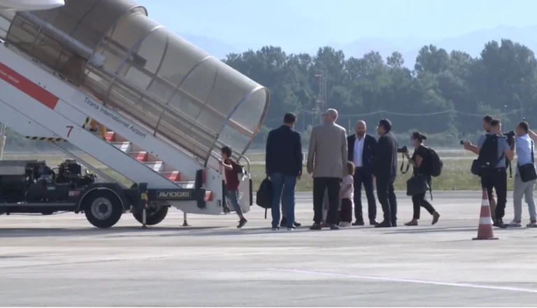 14 children, 5 women stranded in Syria war camps return to Albania