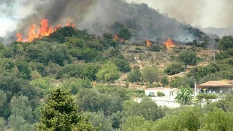 Feuerwasser im Osten von Durres