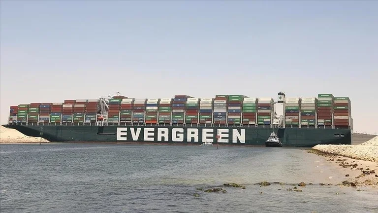 La nave bloccata nel canale di Suez per giorni finalmente arriva in Olanda