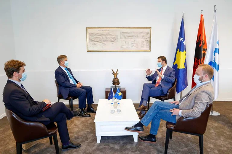 Krasniqi espera al jefe de EULEX en la reunión, habla sobre el papel de monitoreo en el ámbito del estado de derecho