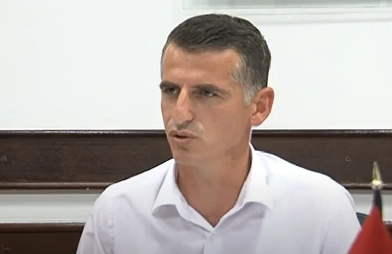 When VVė symbol Hysen Durmishi compared Kosovo's flag to gas pump flags