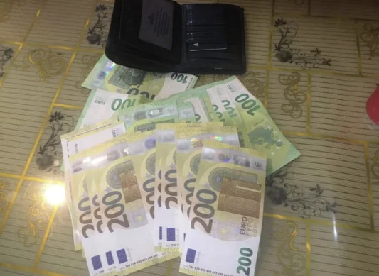 Klinez pierde su billetera a 6 grandes en un Kline local: El propietario Pasha se entera