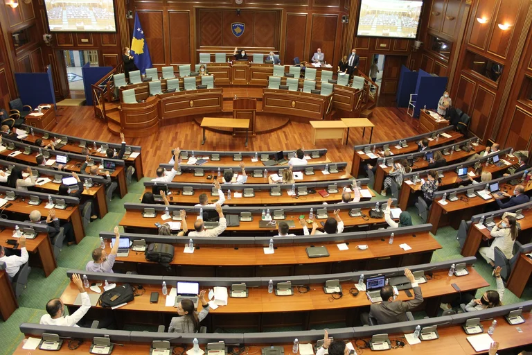 Kuvendi sërish pa kuorum, nuk miratohet Marrëveshja me Luksemburgun