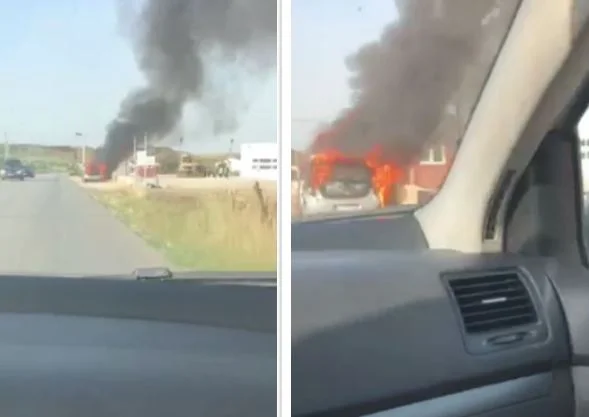 Voiture incluse par feu à Fushe-Kosovo