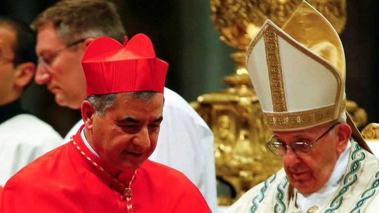C'est le Vatican. Cardinal proche de Pape devant le tribunal pour abus de 350m euros