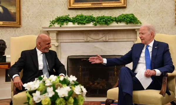 Biden partage 100 millions de dollars de fonds d'urgence pour les réfugiés afghans