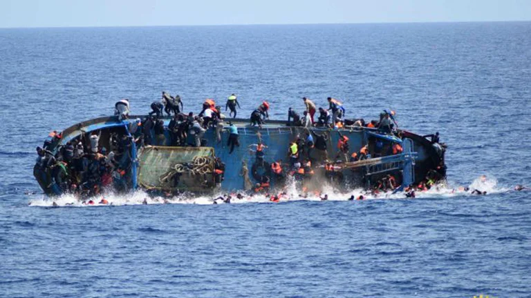 Algunos inmigrantes desaparecidos después del naufragio en el mar Egeo
