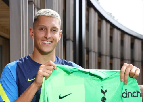 Official: Golin signiert bei Tottenham