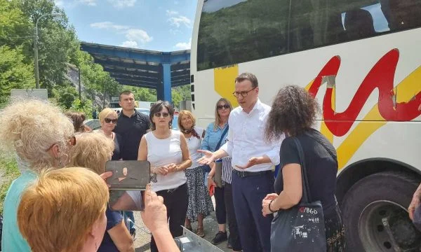 Petkoviq akuzon Kosovën: I ndaluan dy autobusë me serbë në Jarinjë – I kallëzova Lajçakut
