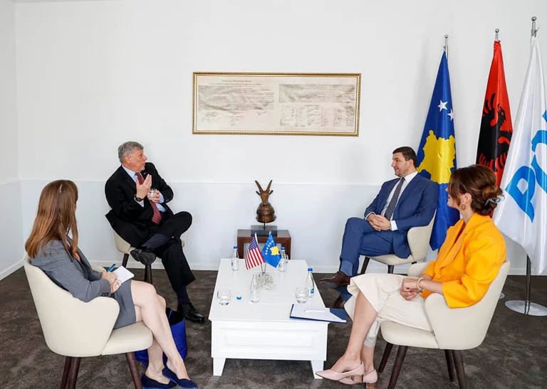 Memli Krasniqi takon Kosnett: Lidhja ndërmjet Kosovës dhe ShBA-së është e shenjtë dhe e pathyeshme