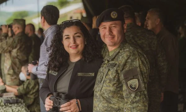 Presidentja Osmani udhëton për në Japoni, nuk dihet a shkon edhe Zotëriu i Parë