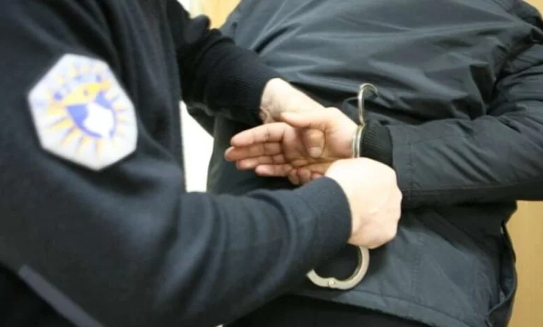 Bashkëjetoi me të miturën, arrestohet gjakovari