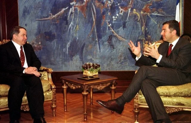 Ish-ambasadori amerikan: Gjukanoviq është politikani më i aftë në Ballkan, CIA e ruante atë