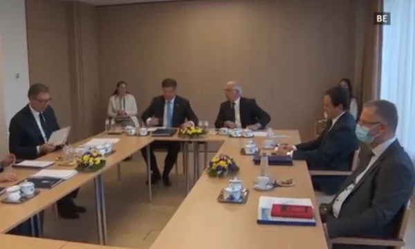 Takimi i dytë Kurti – Vuçiq përfundoi me ofendime, nuk bien dakord për asgjë