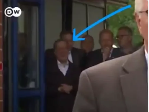 Qeshi gjatë vizitës në zonat e përmbytura: Politikani gjerman kërkon falje