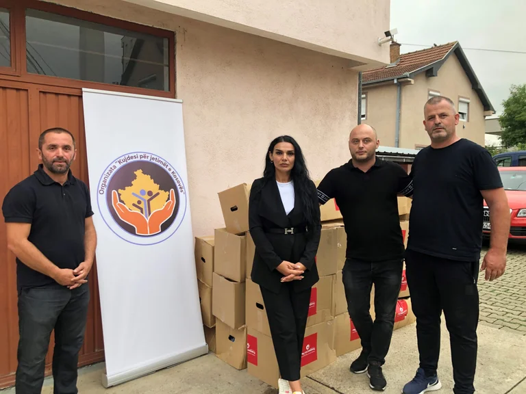 Natën e Kurban Bajramit Petrol Company shpërndan 40 pako ushqimore për fëmijët jetimë në Kosovë