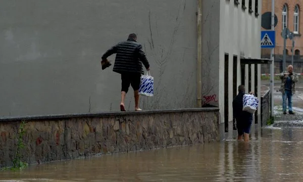 Kështu do t’u ndihmojë qeveria gjermane të prekurve nga përmbytjet
