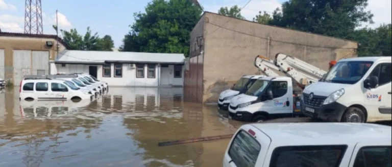 Pasojat nga reshjet e rrëmbyeshme nëpër Kosovë