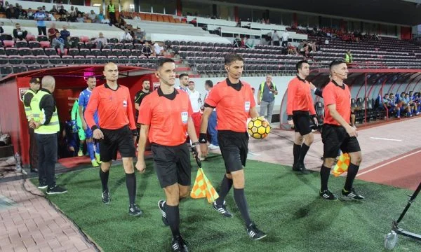 Ndeshjen e Prishtinës në Conference League do ta drejtojë një gjyqtar shqiptar