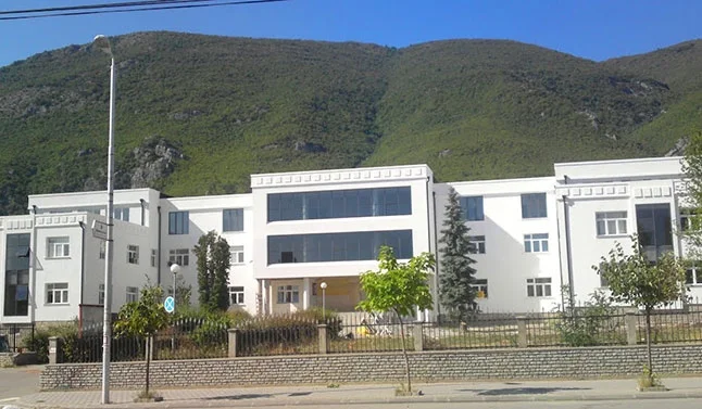 Arrest shtëpiak ndaj tre zyrtarëve të komunës së Istogut
