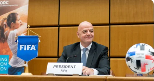 FIFA është duke planifikuar që të bëjë disa ndryshime të mëdha në futboll