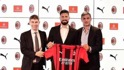 ZYRTARE: Giroud përfundon transferimin në Milan