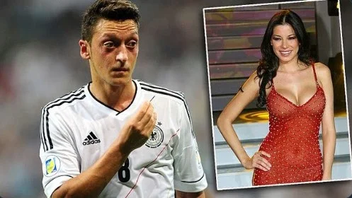 Ozil, viktima e fundit e audio-incizimeve të Florentino Perez, ofendon rëndë lojtarin dhe ish të dashurën e tij