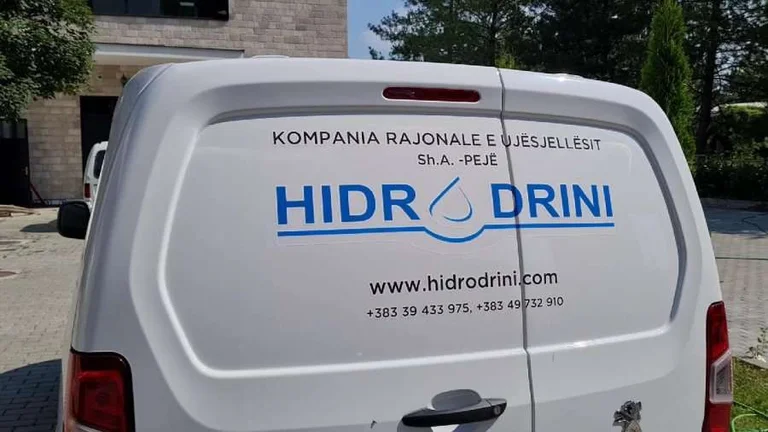 ‘Hidrodrini’: S’ka tregues që uji i pijshëm të ketë qenë shkaktar i helmimeve në Deçan