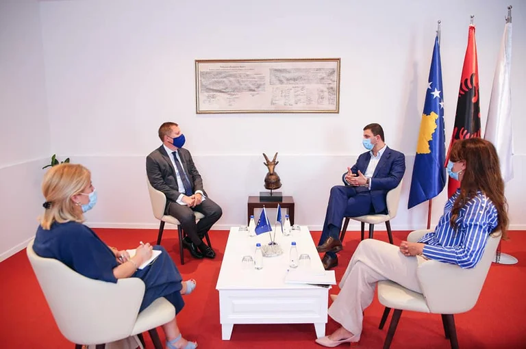 Krasniqi: Kosova ka përmbushur të gjitha kriteret dhe BE duhet të marrë sa më parë vendimin për heqjen e vizave