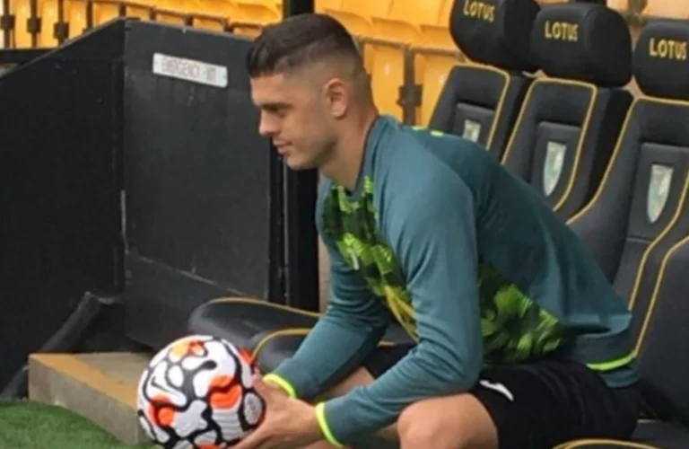 Milot Rashica prezantohet me fanellën e Norwichit dhe numrin që do ta bartë