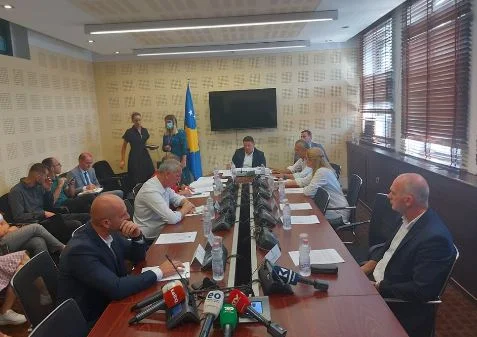 Opozita e bindur se Qeveria dështoi në menaxhimin e situatës në Deçan