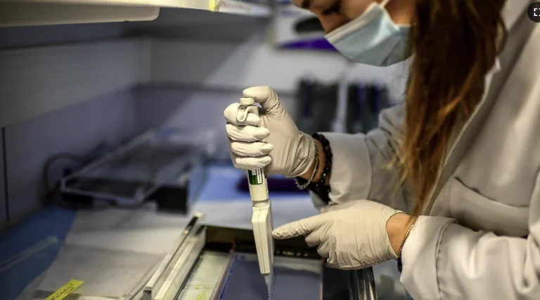 OBSh: Numri i të infektuarve dhe viktimave me koronavirus po rritet sërish